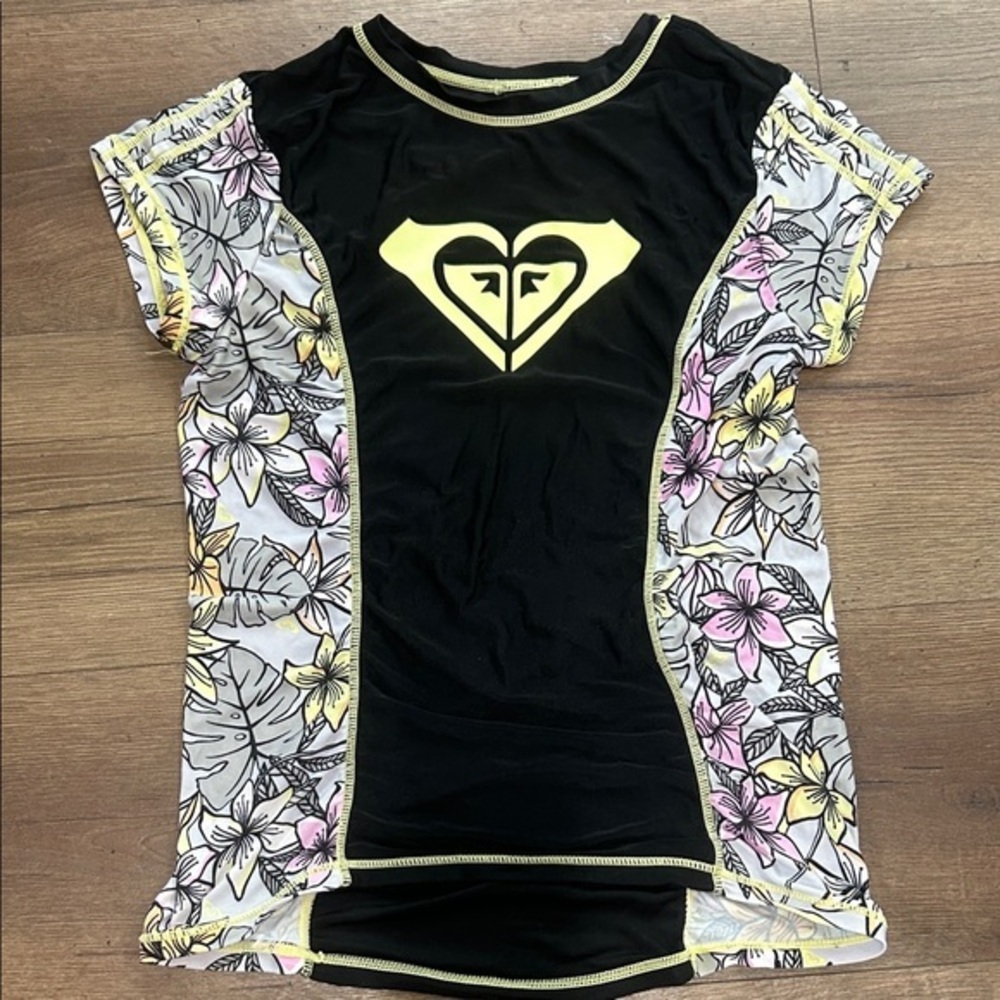 Roxy Black Short Sleeve Rashguard with Yellow Logo & Floral Panels !! Medium